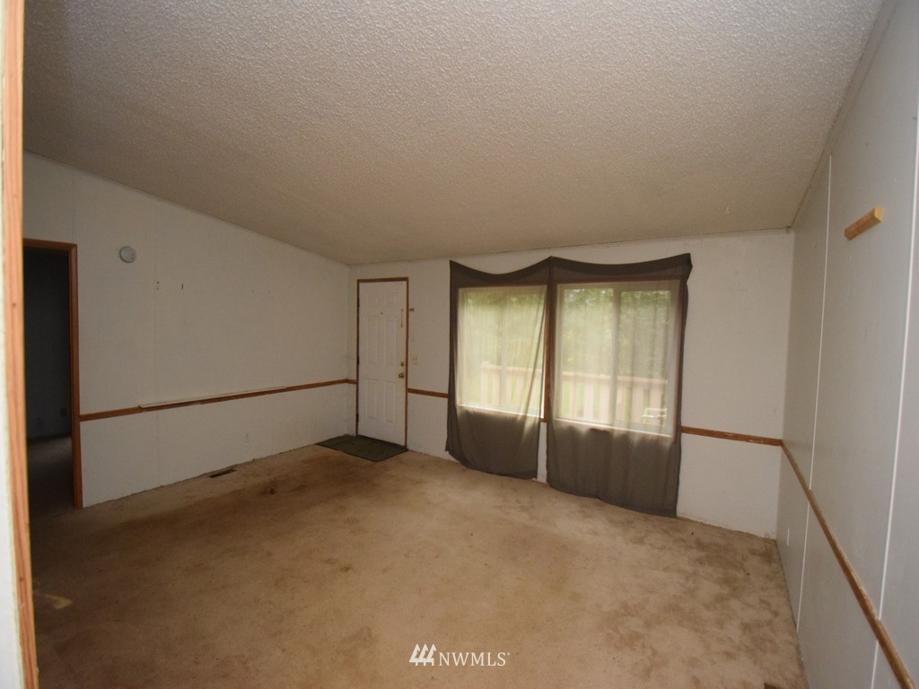 4400 Sunnyslope Road Southwest Port Orchard, WA 98367 - Photo 6 of 25 Gallery Image 6