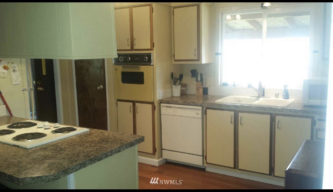 549 Hall Road Silverlake, WA 98645 - Photo 3 of 8 Gallery Image 3
