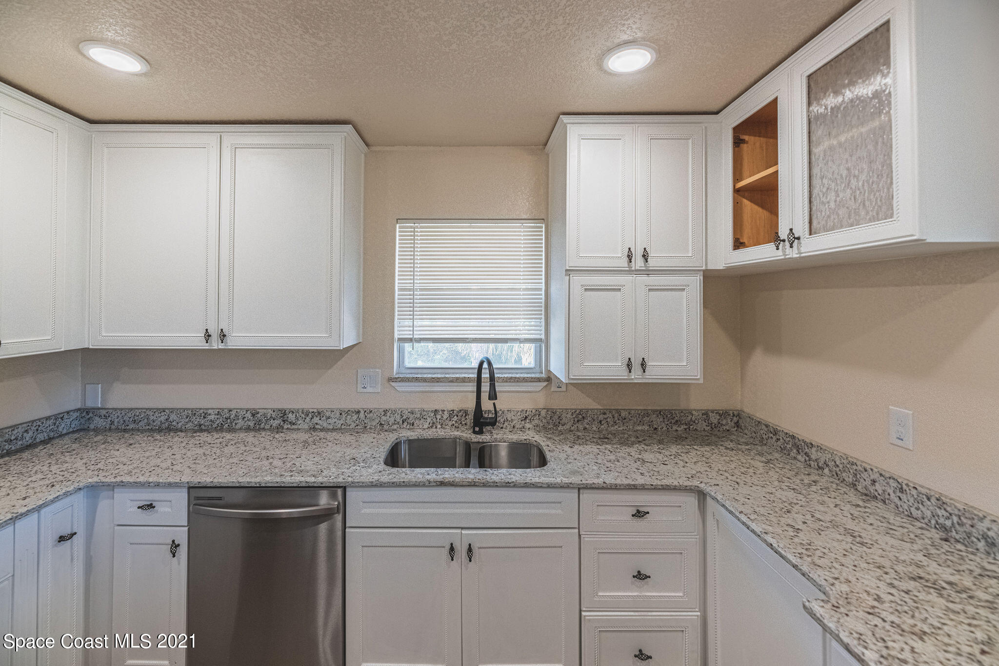 765 Garvey Road Palm Bay, FL 32908 - Photo 23 of 81 Kitchen