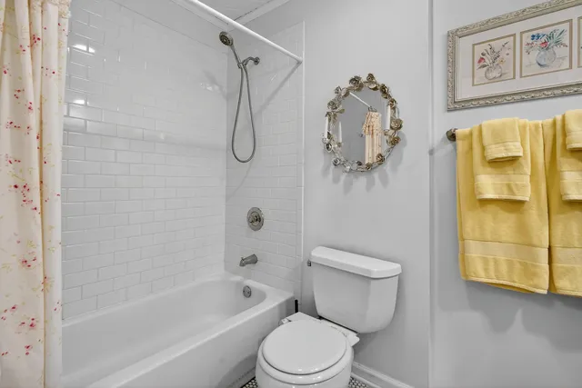 $299,900 | 203 College Drive, Unit C, Bloomingdale, IL 60108