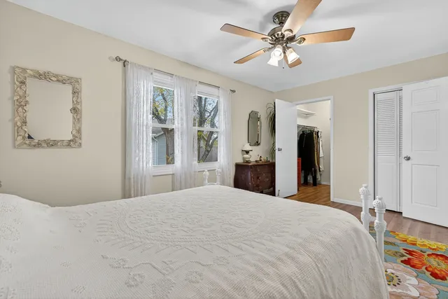 $299,900 | 203 College Drive, Unit C, Bloomingdale, IL 60108