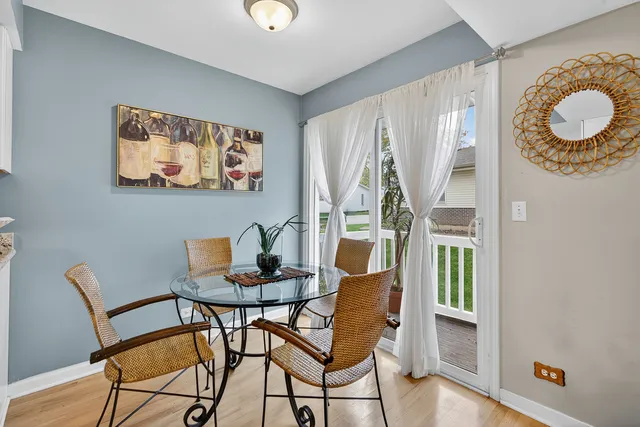 $299,900 | 203 College Drive, Unit C, Bloomingdale, IL 60108