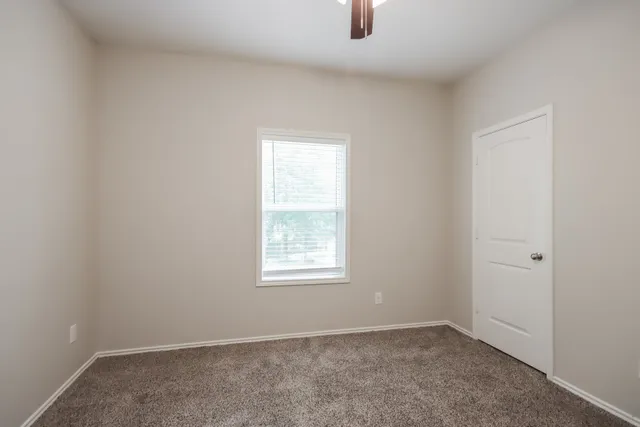 $2,170 | 511 Topsail Way, Crosby, TX 77532