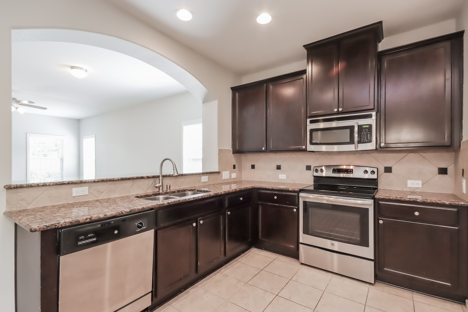 511 Topsail Way Crosby, TX 77532 - Photo 6 of 15