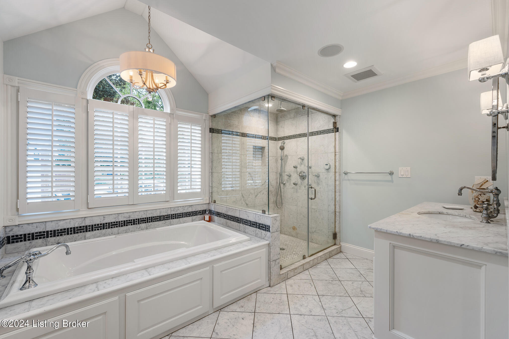 219 Smithfields Road Louisville, KY 40207 - Photo 30 of 58 219 Smithfields Rd-38