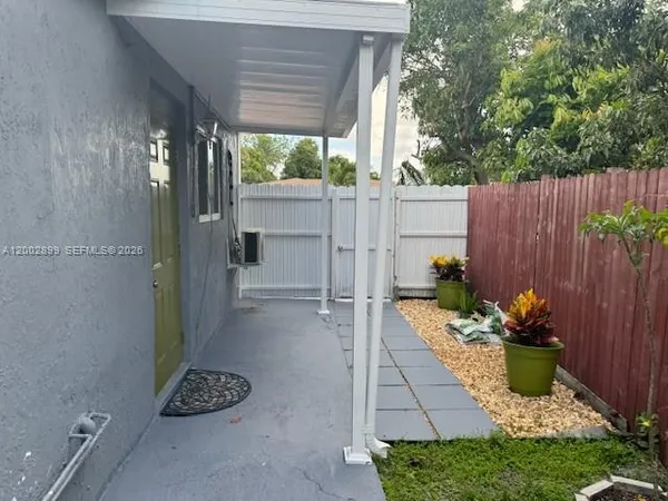 $3,950 | 6471 Southwest 27th Street, Unit 1 & 2, Miramar, FL 33023