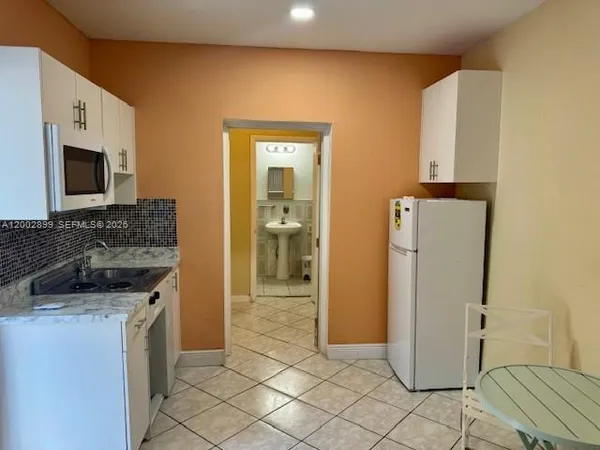 $3,950 | 6471 Southwest 27th Street, Unit 1 & 2, Miramar, FL 33023