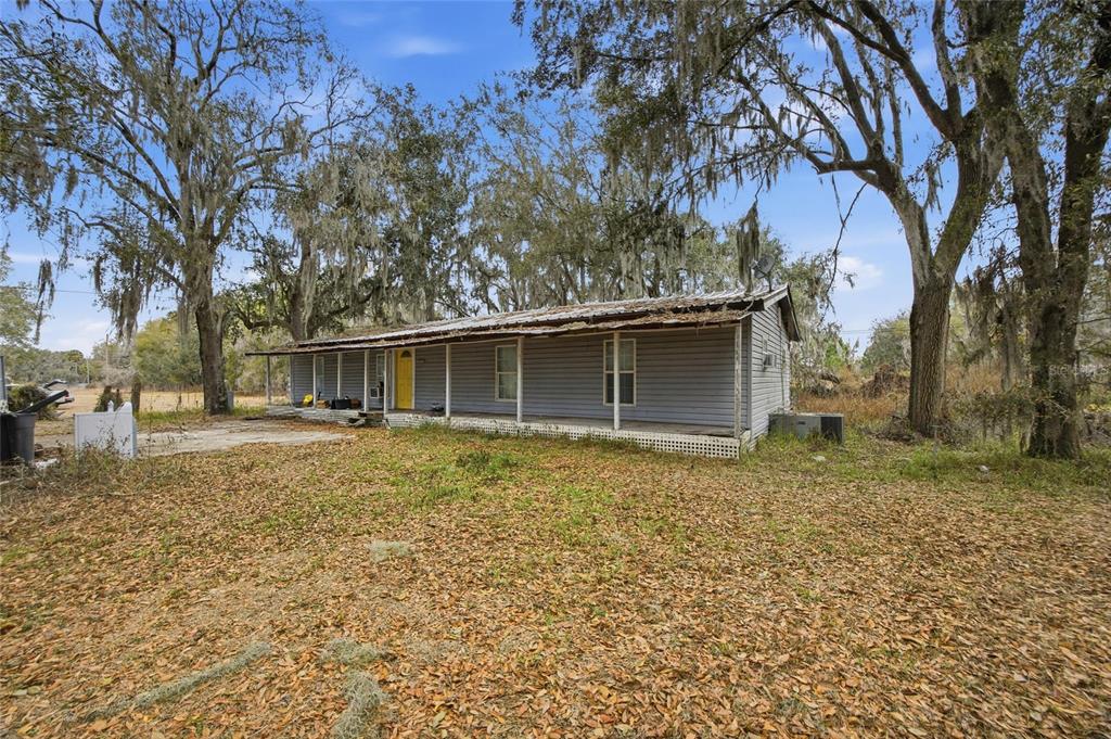 1823 Welcome Road Lithia, FL 33547 - Photo 3 of 21