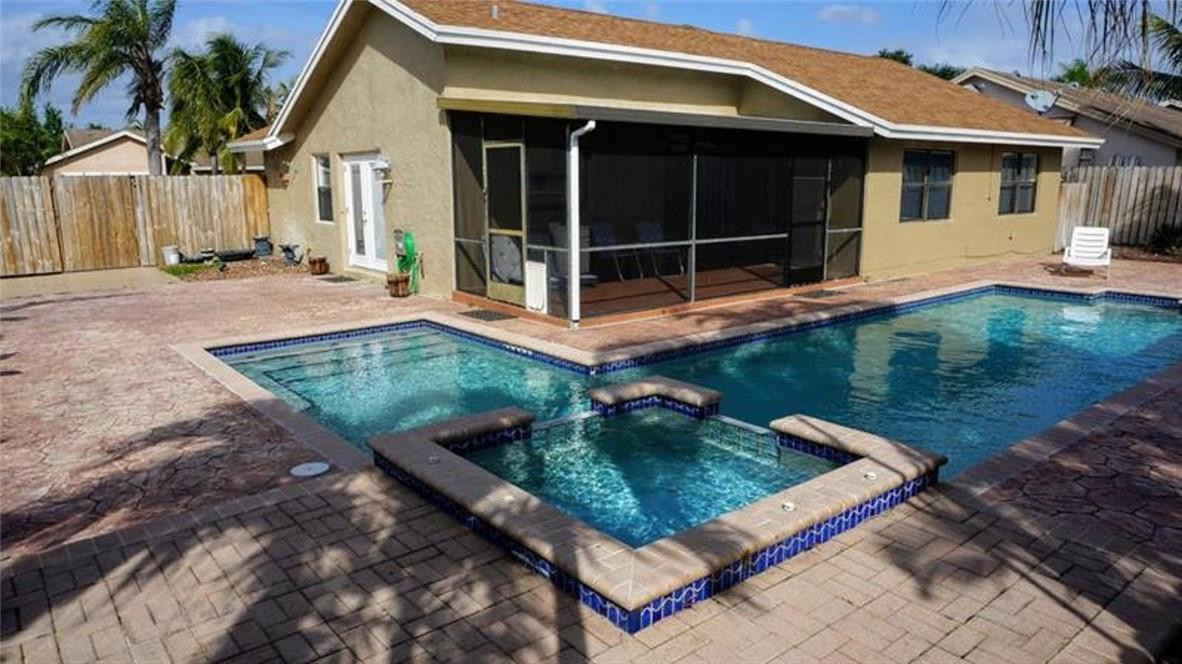 9220 Edgemont Lane Boca Raton, FL 33434 - Photo 3 of 15 Photo 3