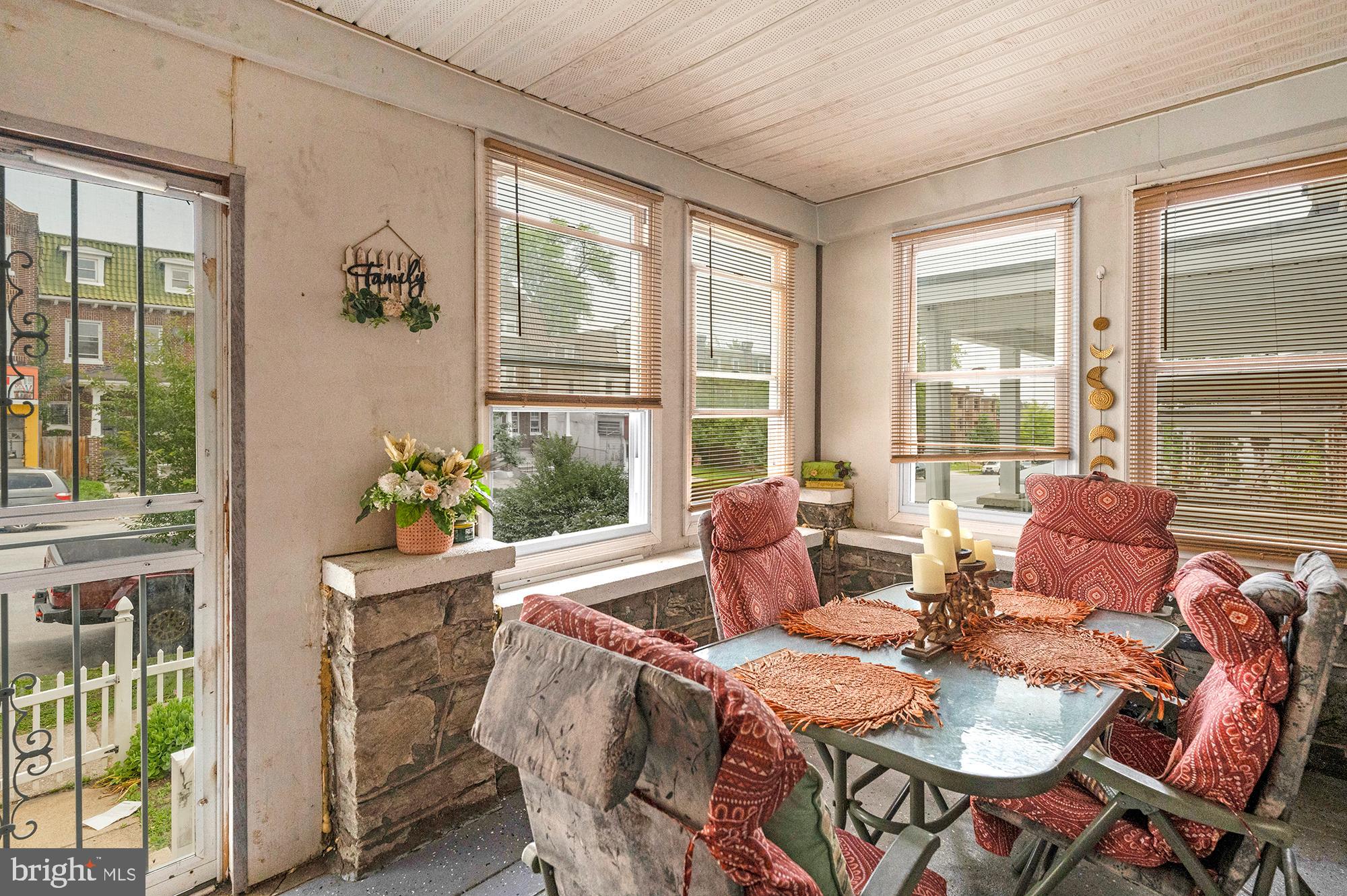 2410 Reisterstown Road Baltimore, MD 21217 - Photo 3 of 16 Cute sunroom entry