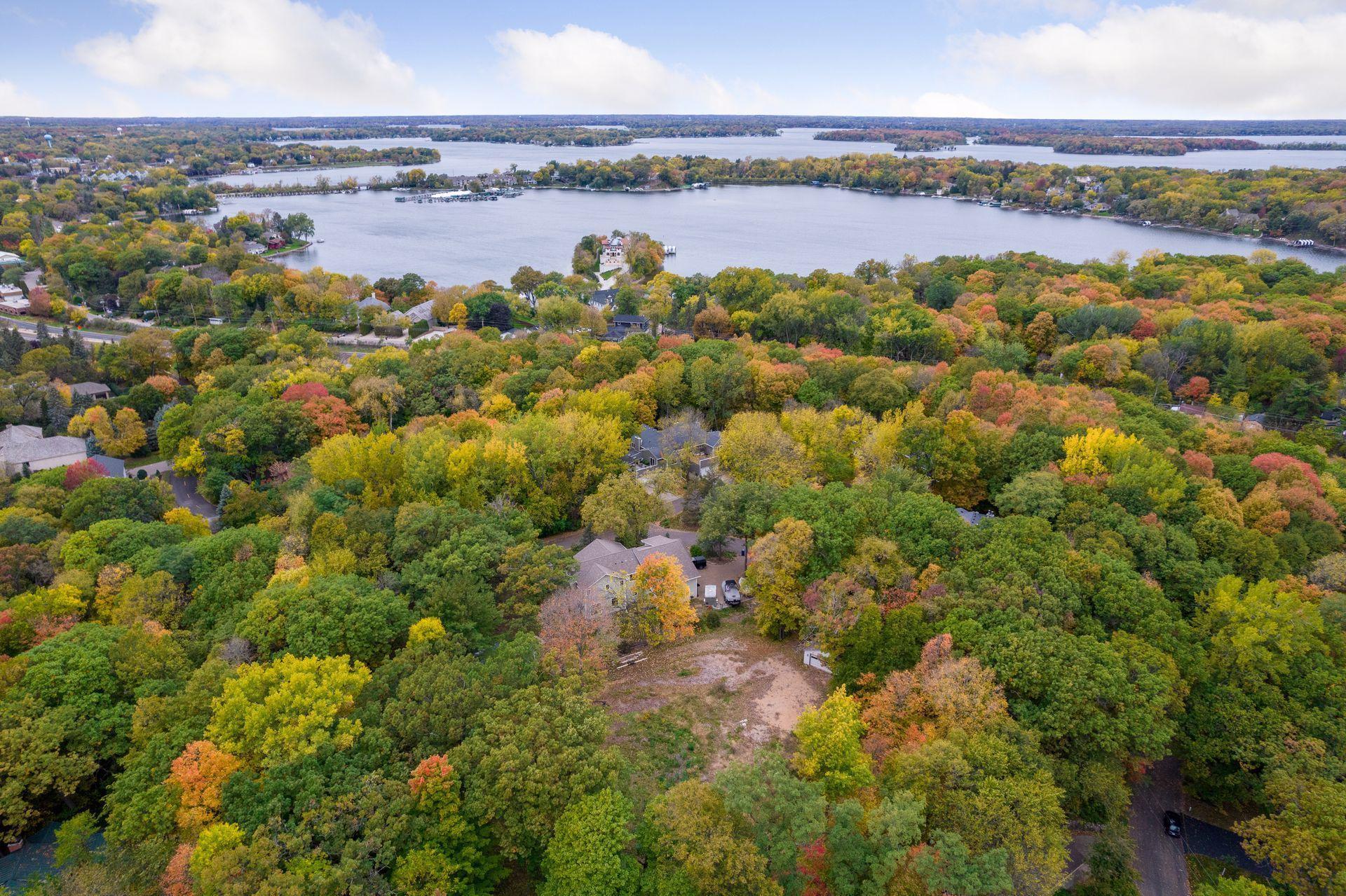 20820 Radisson Road Shorewood, MN 55331 - Photo 4 of 15