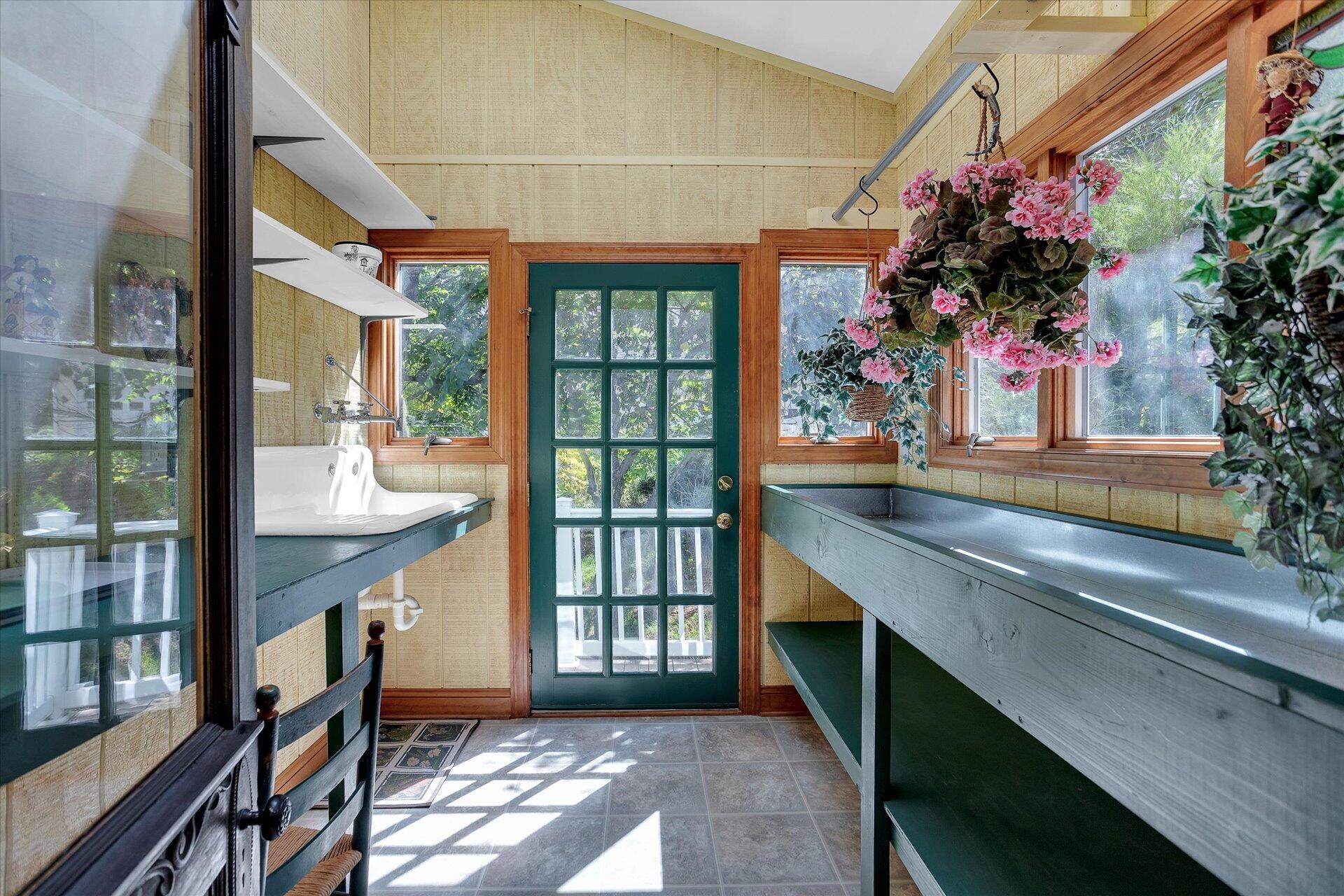 51 Spinnaker Drive Union Hall, VA 24176 - Photo 29 of 58 a living room filled with furniture and a potted plant