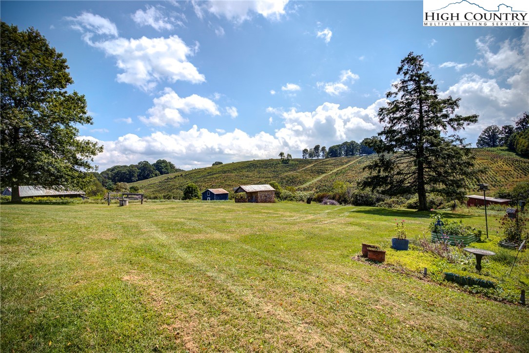 1046 J E Gentry Road Laurel Springs, NC 28644 - Photo 9 of 49 a view of an ocean from a building