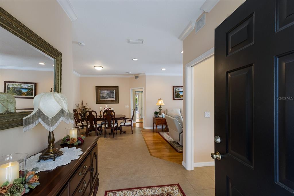 915 Barclay Court Venice, FL 34293 - Photo 4 of 28