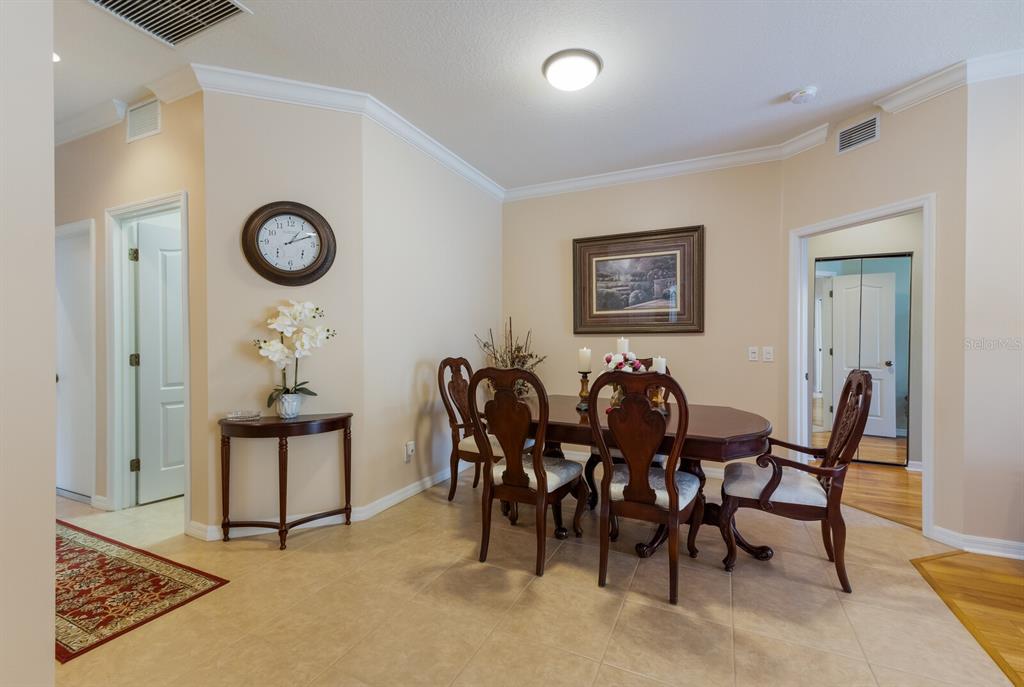 915 Barclay Court Venice, FL 34293 - Photo 8 of 28