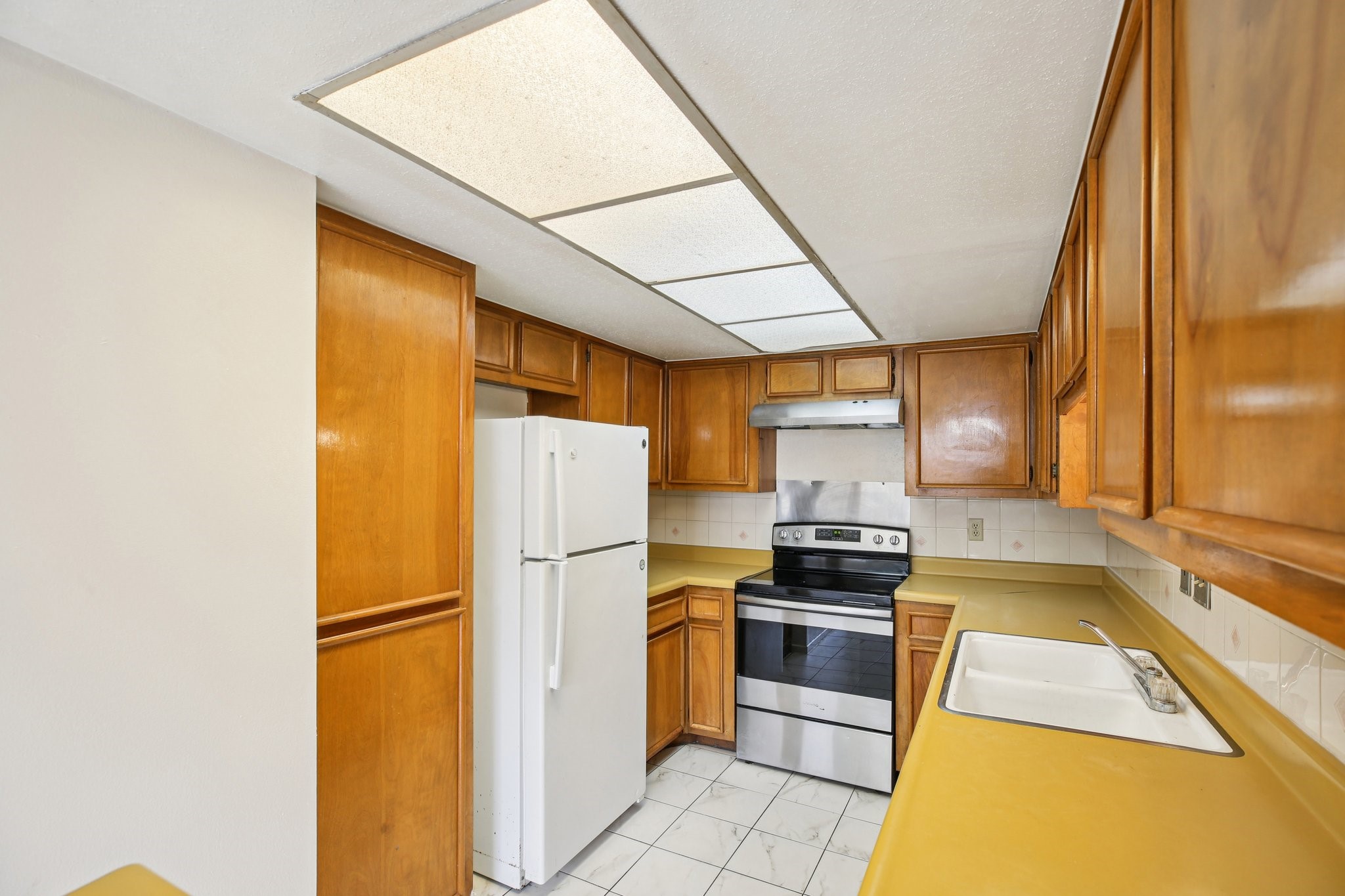 8379 La Roche Lane Houston, TX 77036 - Photo 12 of 28