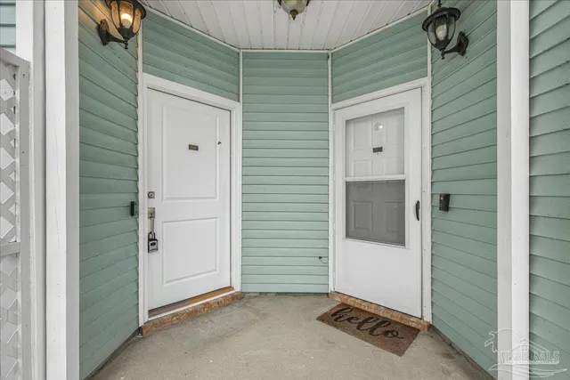a view of an entryway of the house