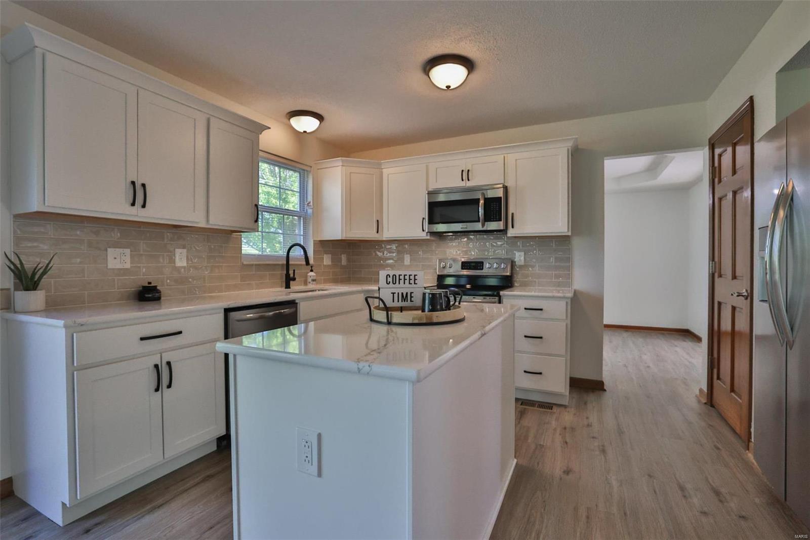 2502 Hunters Ridge Edwardsville, IL 62025 - Photo 11 of 35 Gallery Image 11