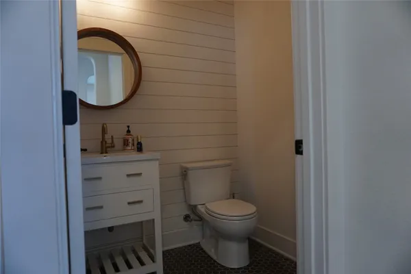 $3,300 | 8604 Capitol View Drive, Austin, TX 78747