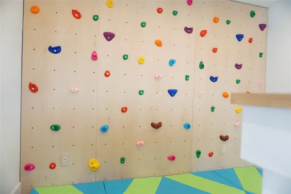 $3,300 | 8604 Capitol View Drive, Austin, TX 78747