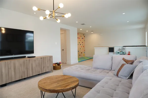 $3,300 | 8604 Capitol View Drive, Austin, TX 78747