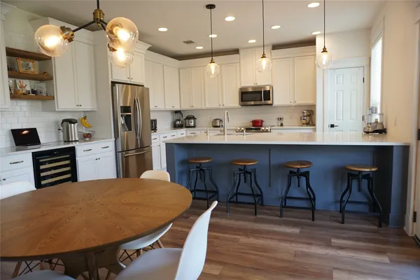 $3,300 | 8604 Capitol View Drive, Austin, TX 78747