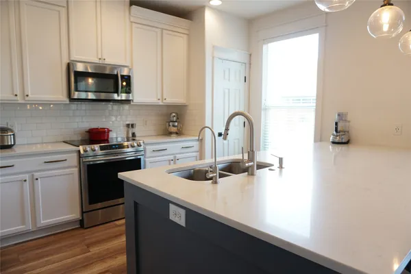 $3,300 | 8604 Capitol View Drive, Austin, TX 78747