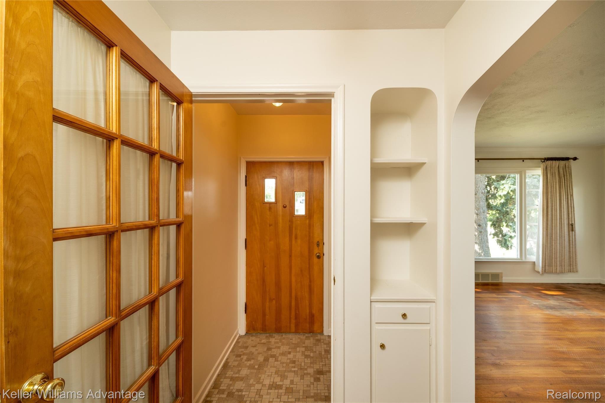 8407 Stephens Road Center Line, MI 48015 - Photo 8 of 40 DSC06973.jpg