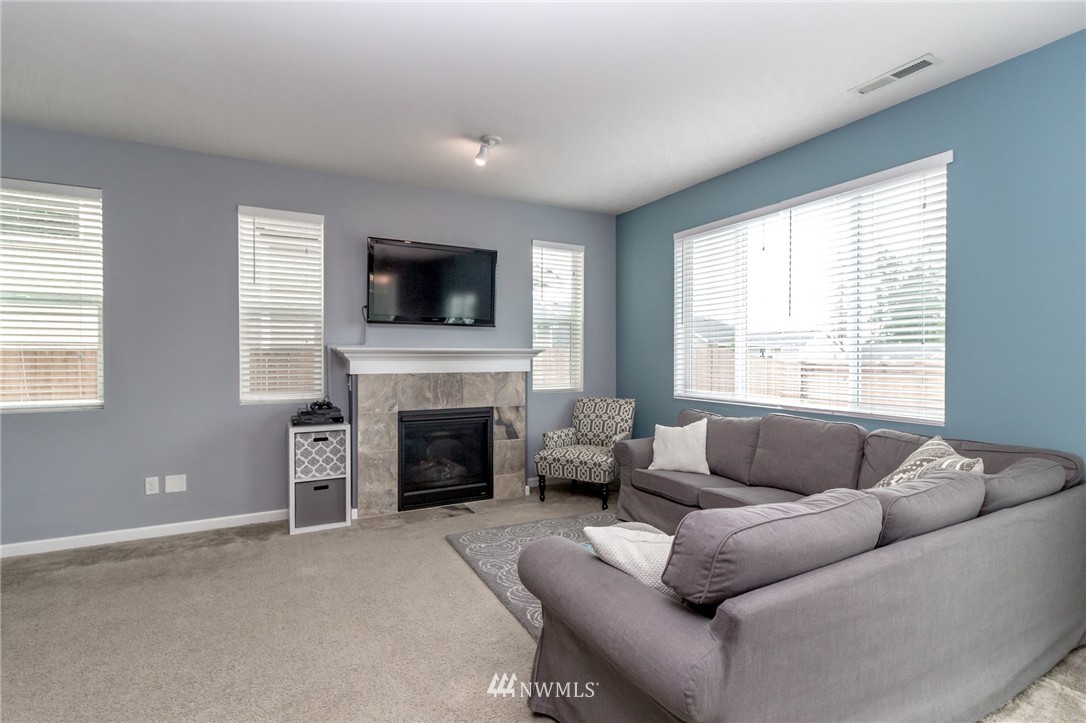 18524 36th Drive Southeast Bothell, WA 98012 - Photo 5 of 25 Gallery Image 5
