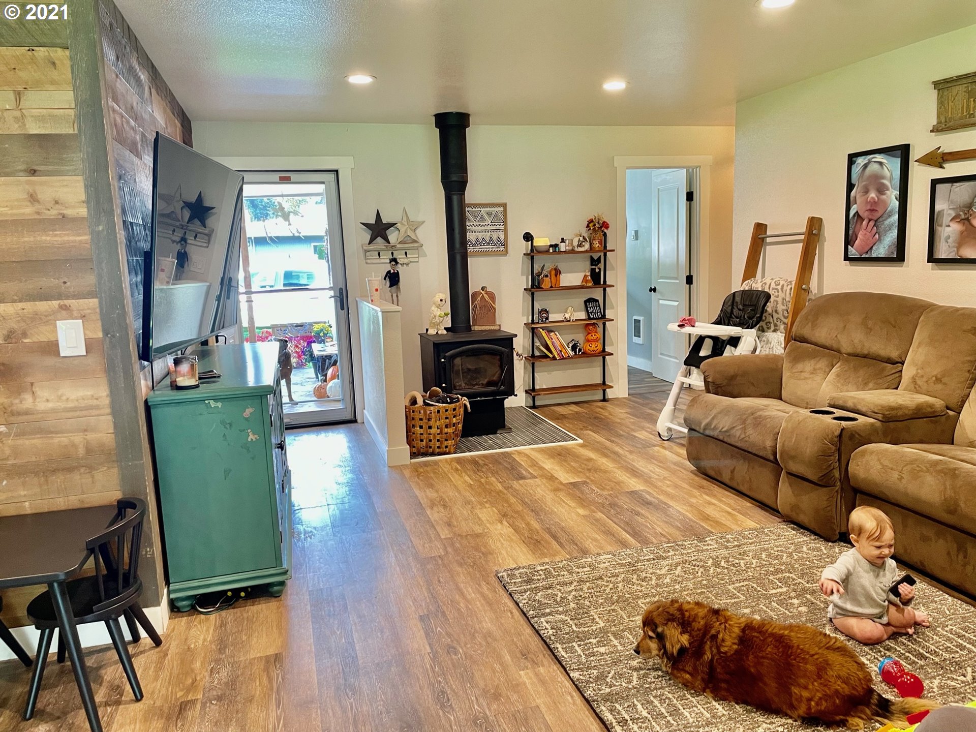 11610 1st Street Mapleton, OR 97453 - Photo 4 of 23 Gallery Image 4