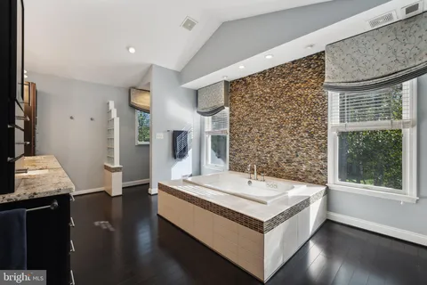 $1,850,000 | 1284 Cobble Pond Way, Vienna, VA 22182