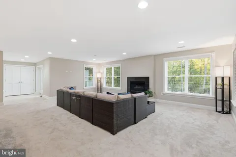 $1,850,000 | 1284 Cobble Pond Way, Vienna, VA 22182