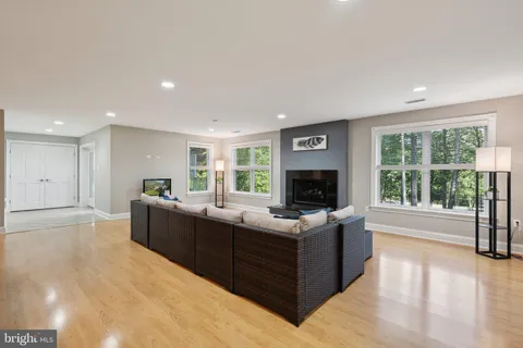 $1,850,000 | 1284 Cobble Pond Way, Vienna, VA 22182