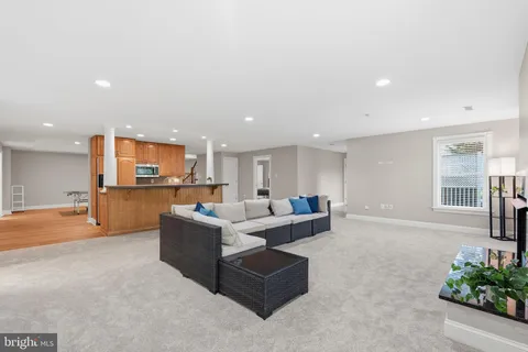 $1,850,000 | 1284 Cobble Pond Way, Vienna, VA 22182