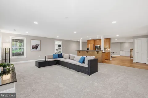 $1,850,000 | 1284 Cobble Pond Way, Vienna, VA 22182