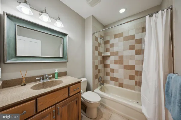 $1,850,000 | 1284 Cobble Pond Way, Vienna, VA 22182