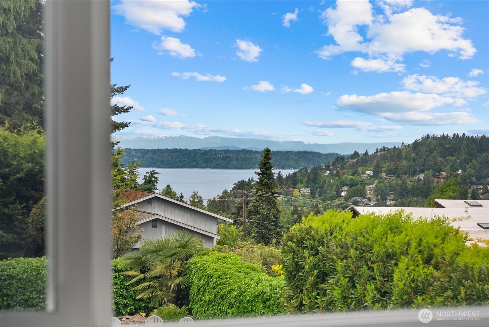 228 Southwest 183rd Street Normandy Park, WA 98166 - Photo 3 of 34