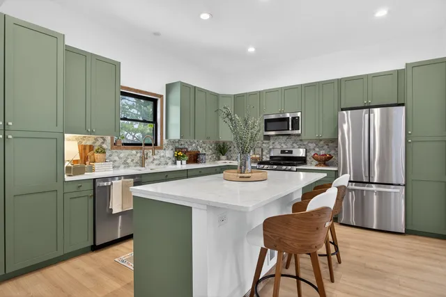 $399,900 | 7900 Napoleon Road, Jackson, MI 49201