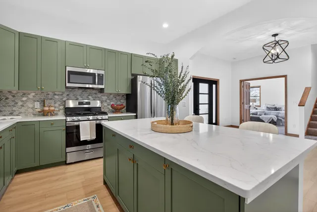 $399,900 | 7900 Napoleon Road, Jackson, MI 49201