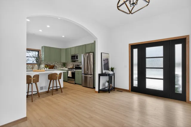 $399,900 | 7900 Napoleon Road, Jackson, MI 49201