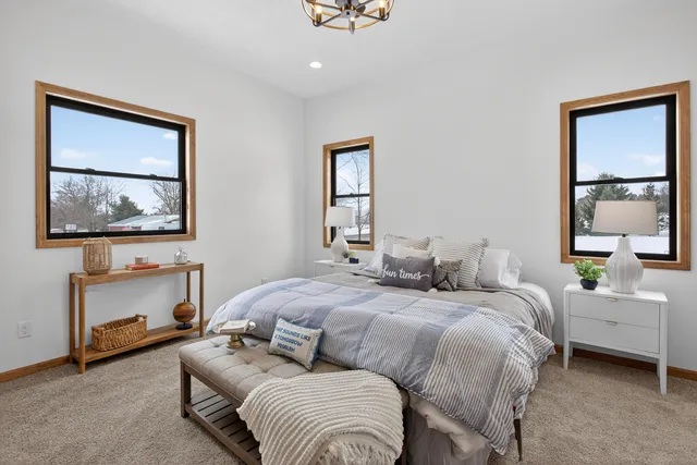 $399,900 | 7900 Napoleon Road, Jackson, MI 49201