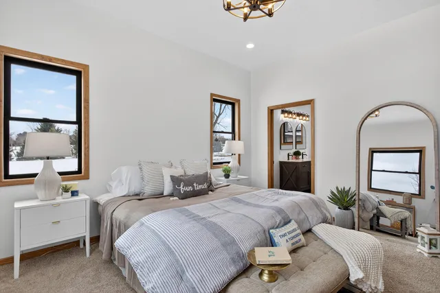 $399,900 | 7900 Napoleon Road, Jackson, MI 49201