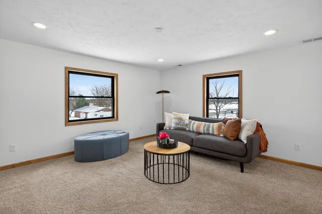 $399,900 | 7900 Napoleon Road, Jackson, MI 49201