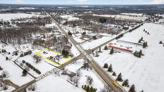 $399,900 | 7900 Napoleon Road, Jackson, MI 49201