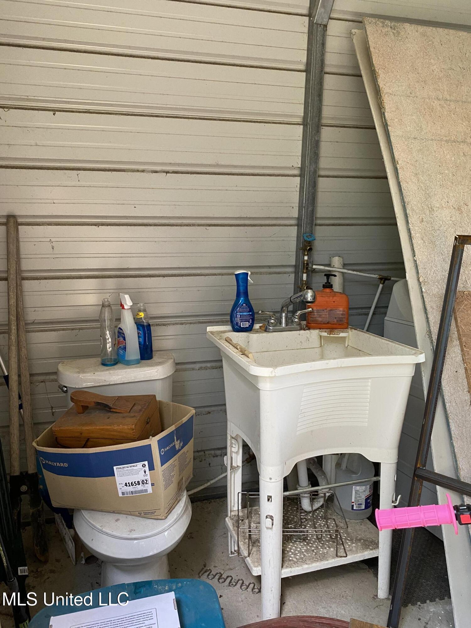 41 Walter Penton Road Carriere, MS 39426 - Photo 25 of 44 28 -shop toilet-sink