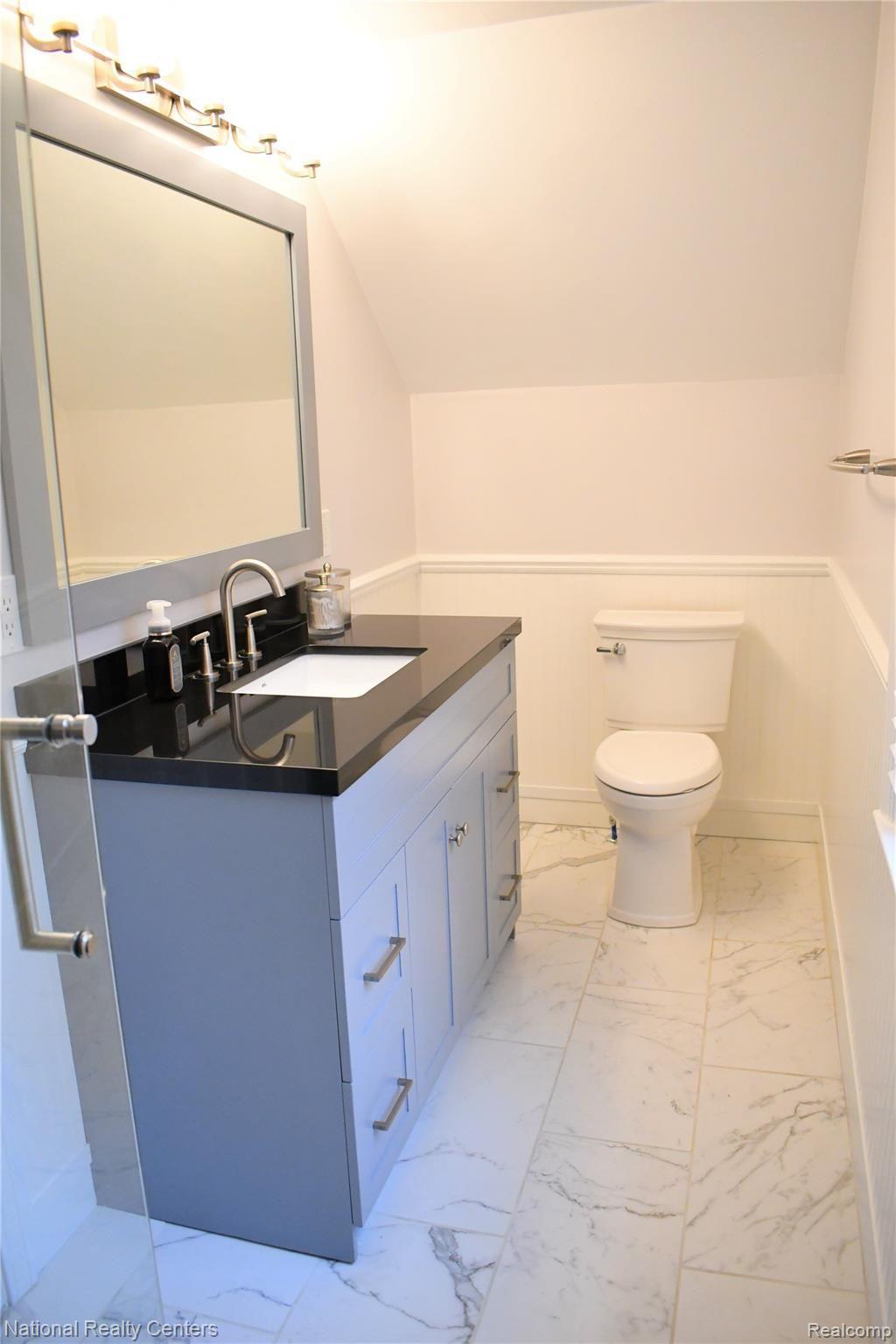 4112 Wakefield Road Berkley, MI 48072 - Photo 25 of 42 Master Bath