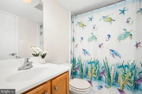 a view of utility room