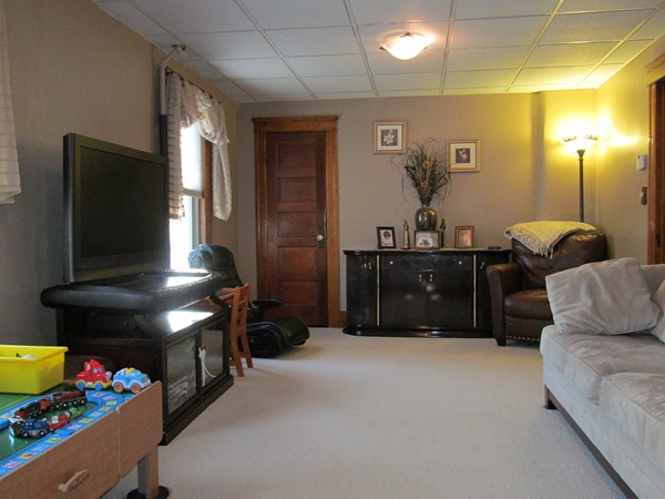 46 Fenwood Road Worcester, MA 01604 - Photo 7 of 24 Gallery Image 7