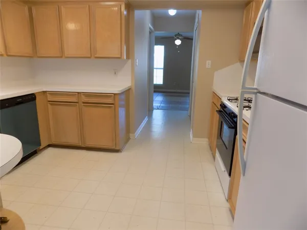 $2,100 | 22623 River Birch Drive, Tomball, TX 77375