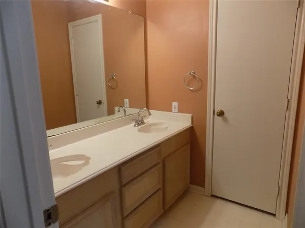 $1,950 | 22623 River Birch Drive, Tomball, TX 77375